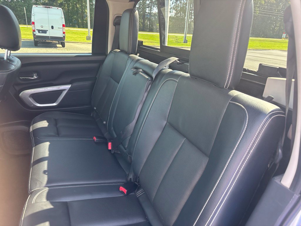Used 2018 Nissan Titan PRO-4X w/ Pro-4x Convenience Package AWD/4WD image 16