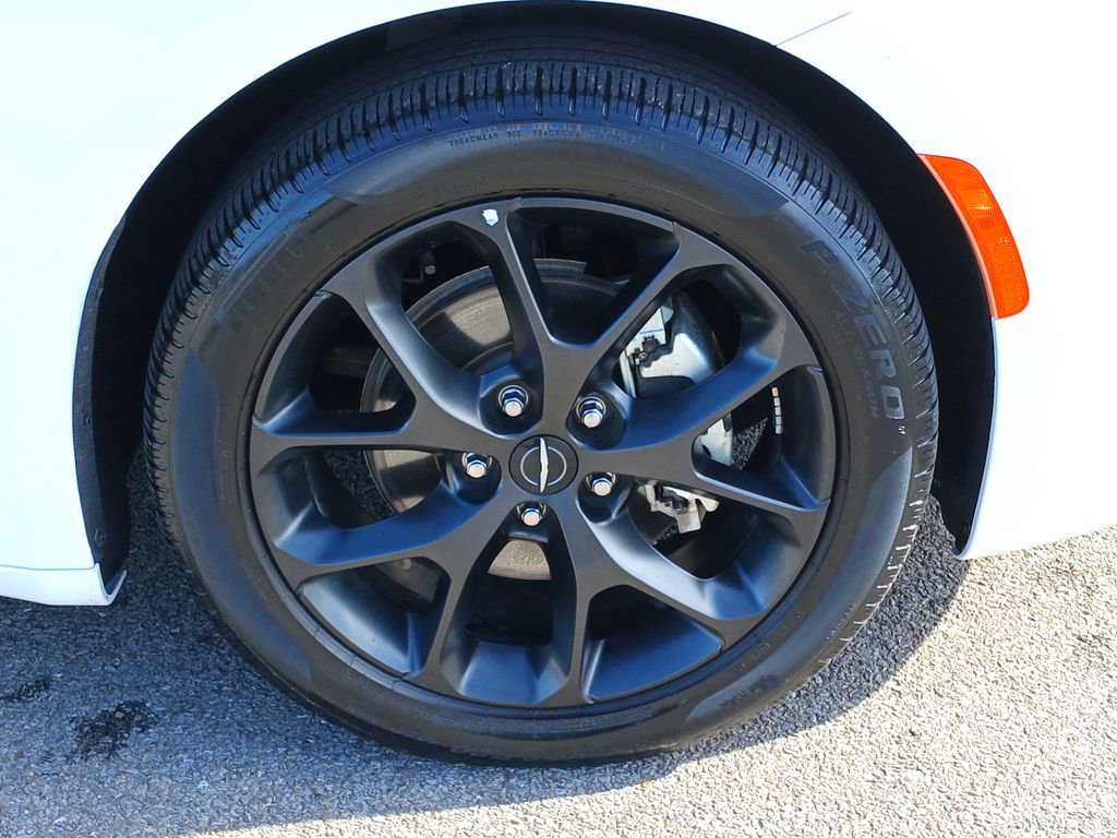 Used 2025 Chrysler Pacifica Limited image 34