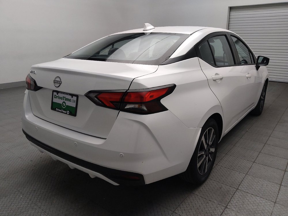 Used 2025 Nissan Versa SV FWD image 9