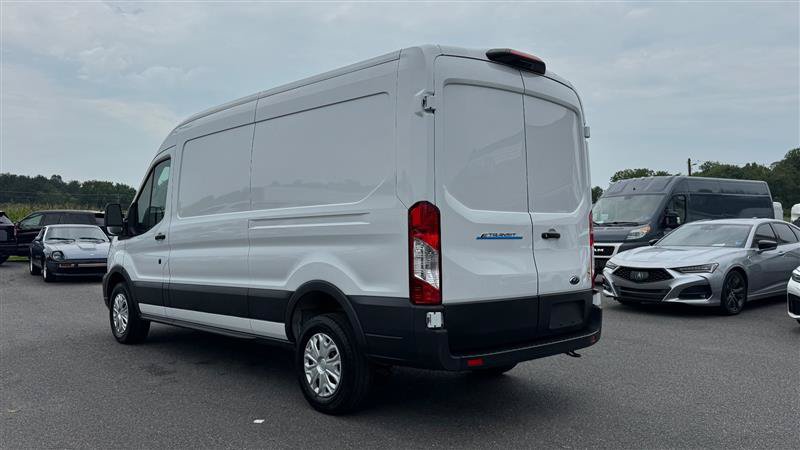 Used 2023 Ford E-Transit Medium Roof RWD image 11