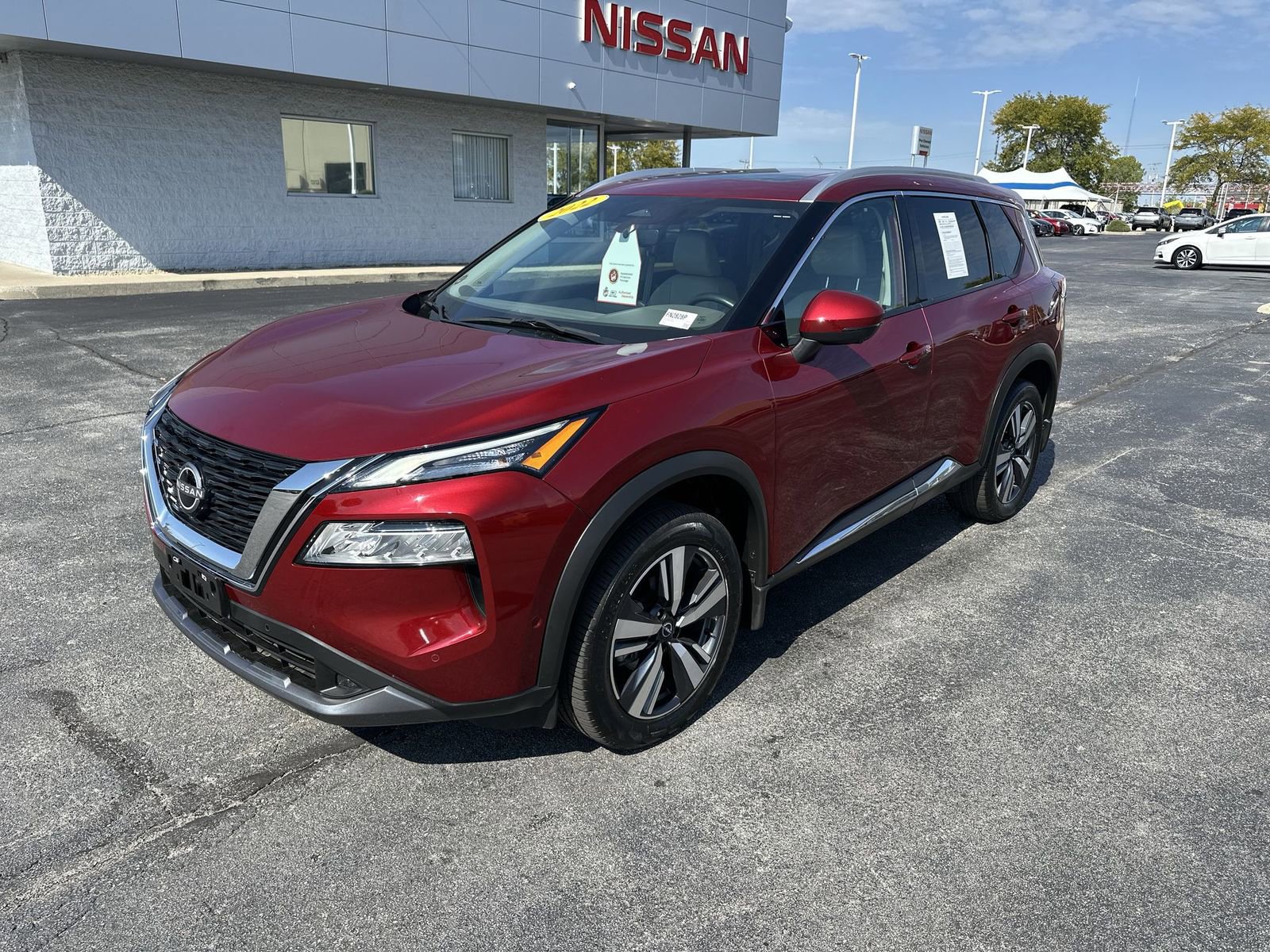 Used 2022 Nissan Rogue SL w/ SL Premium Package image 2