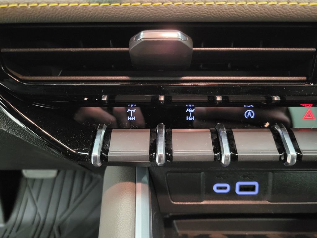 New 2026 Chevrolet Colorado ZR2 w/ Technology Package image 9