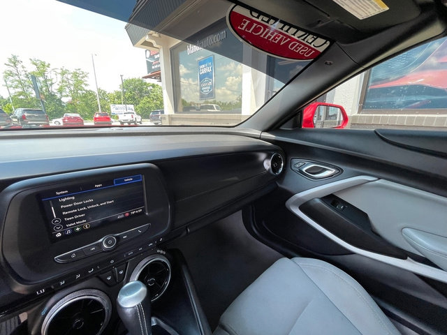 Used 2020 Chevrolet Camaro LT image 30