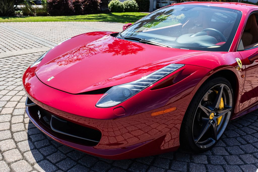 Used 2013 Ferrari 458 Italia Coupe RWD image 28