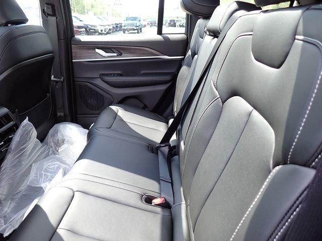 New 2025 Jeep Grand Cherokee Limited image 13
