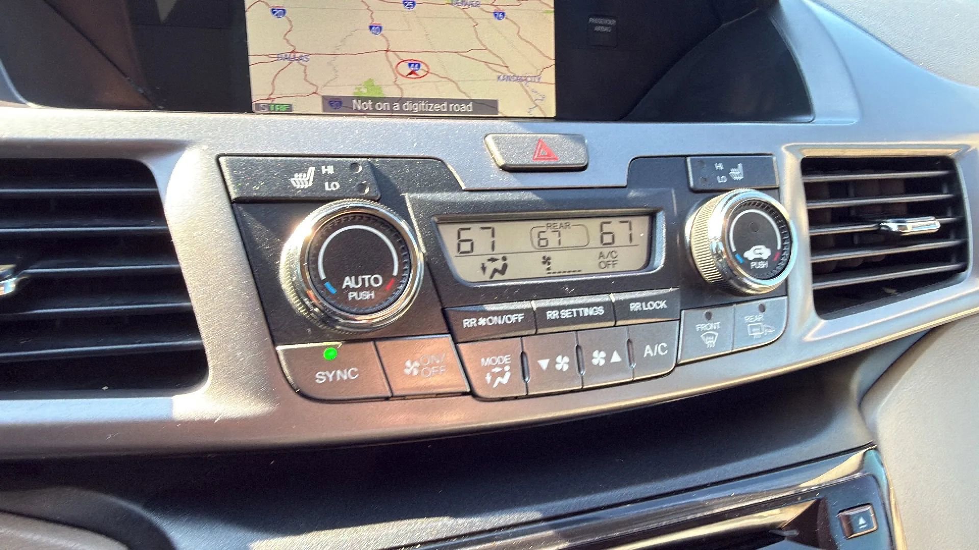 Used 2017 Honda Odyssey Touring Elite image 11