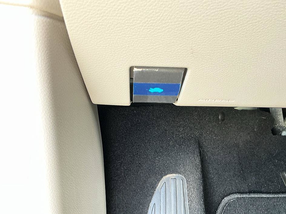 Used 2024 Chrysler Pacifica Touring-L FWD image 14