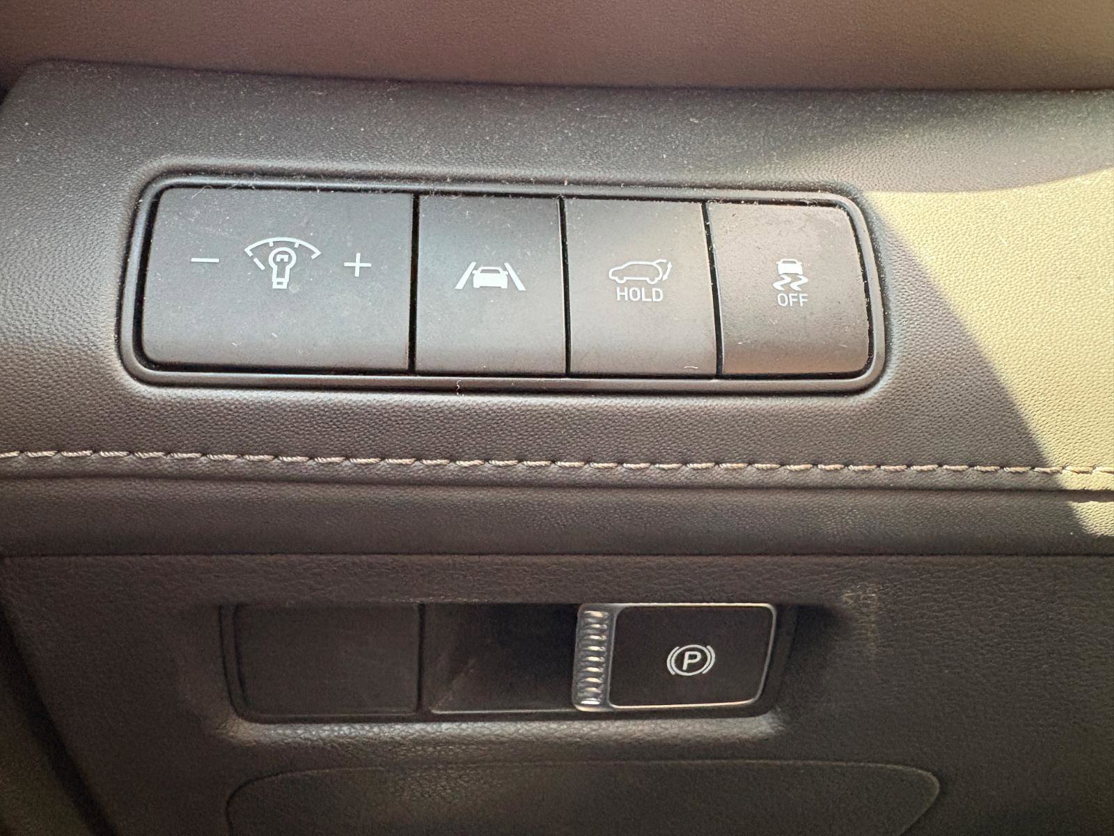 Used 2022 Hyundai Santa Fe SEL Premium w/ Cargo Package image 41