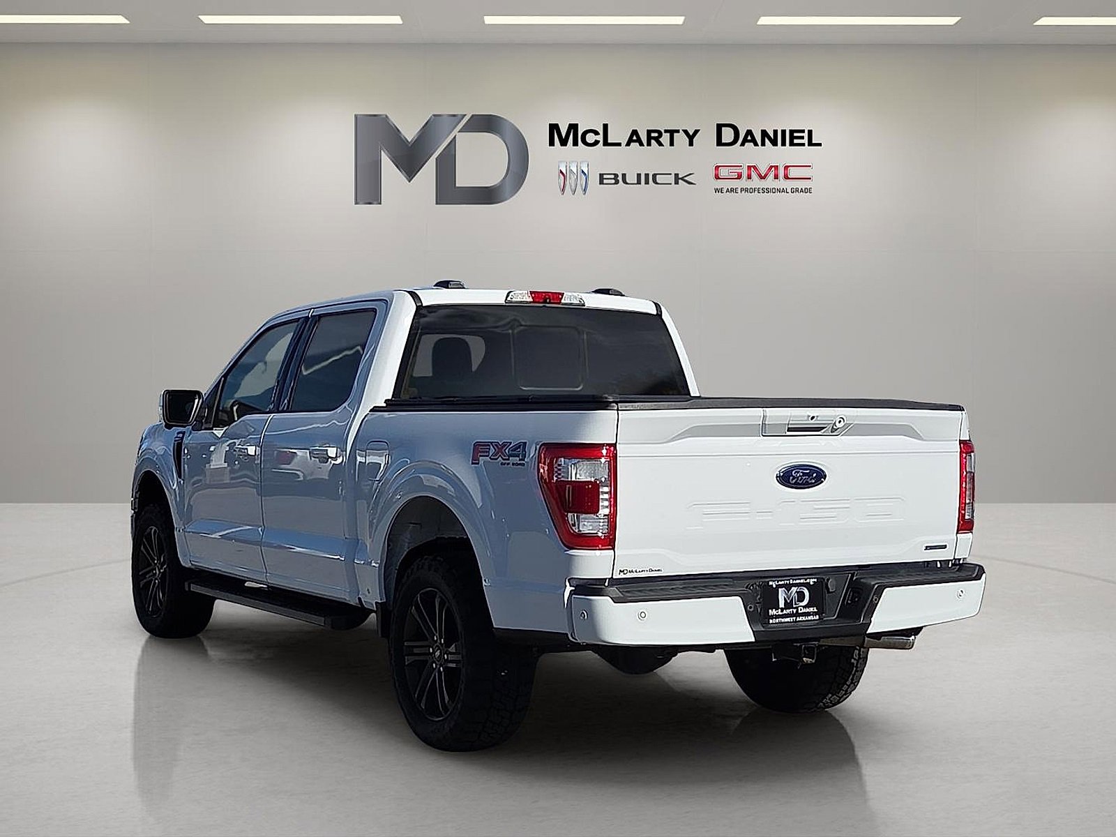 Used 2022 Ford F150 Lariat w/ Equipment Group 502A High image 4