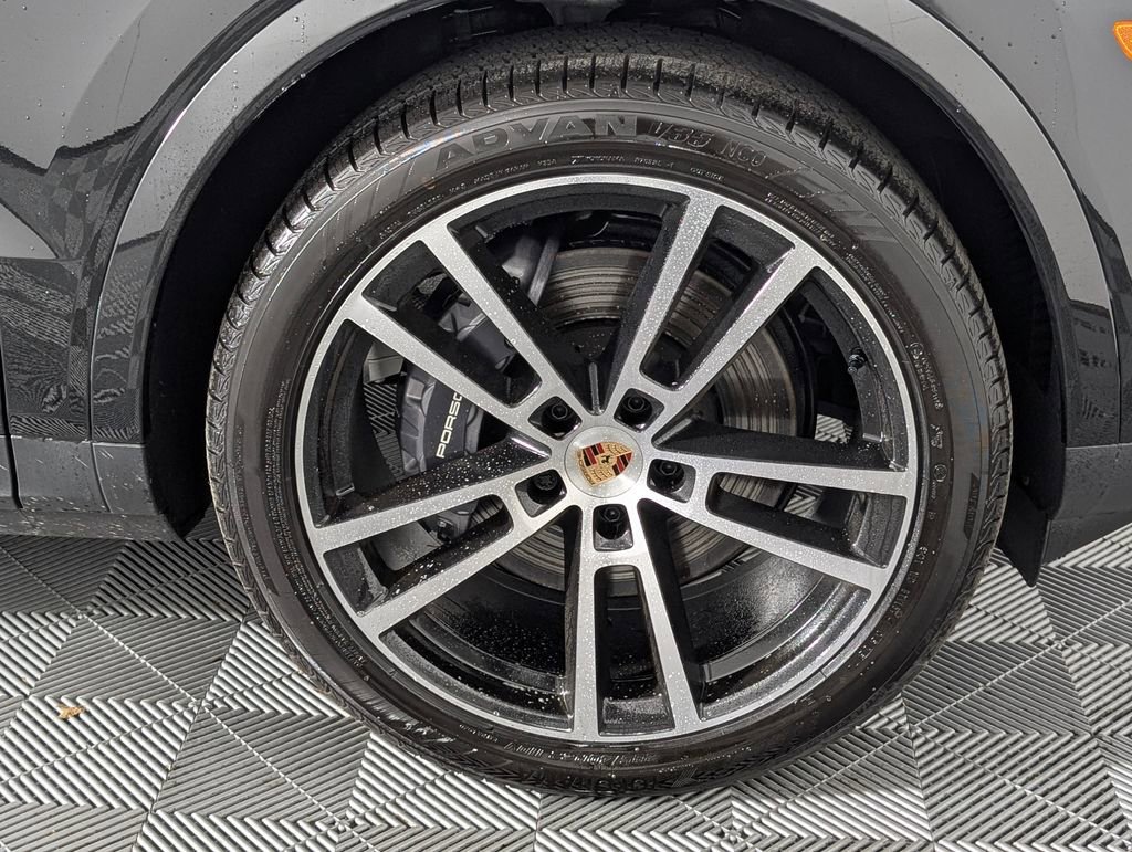 New 2026 Porsche Cayenne image 14