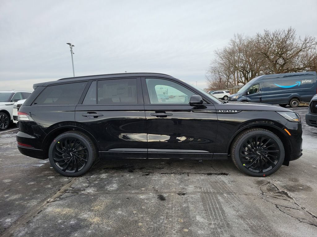 New 2026 Lincoln Aviator Reserve image 3