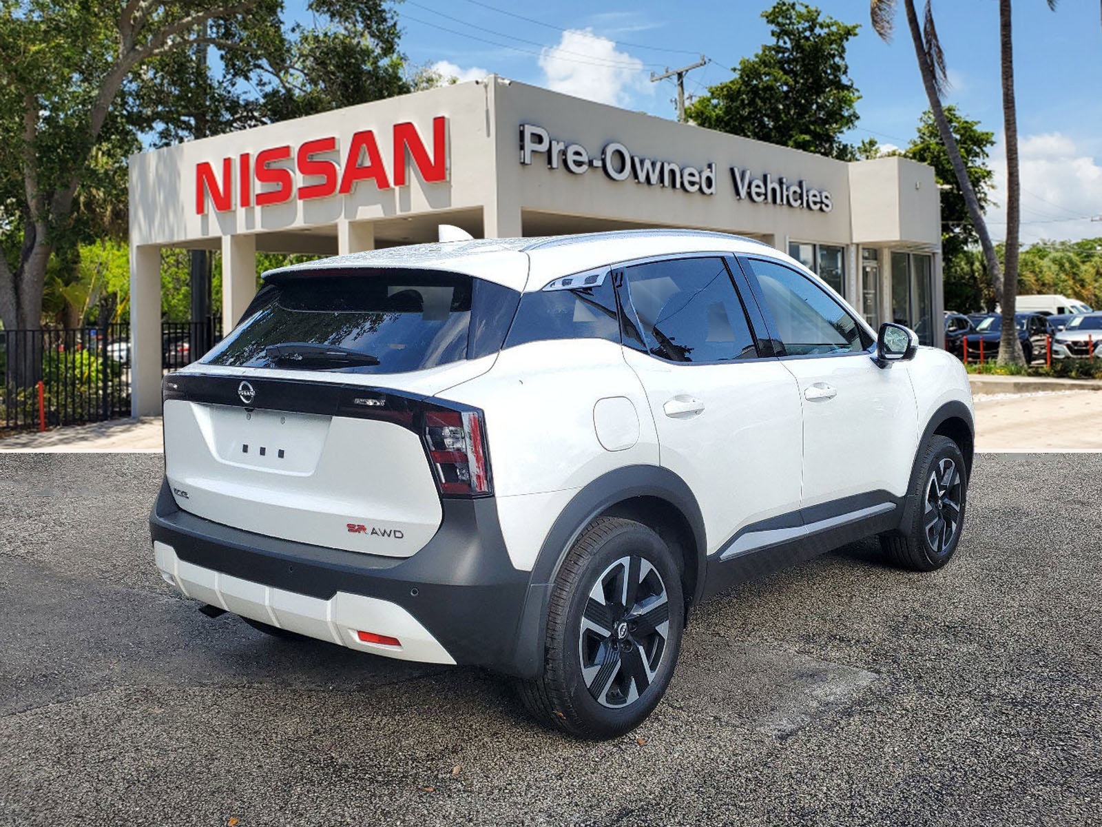 Certified 2025 Nissan Kicks SR image 4
