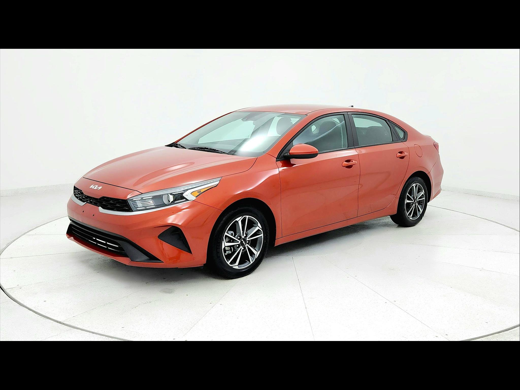 Used 2023 Kia Forte LXS image 1