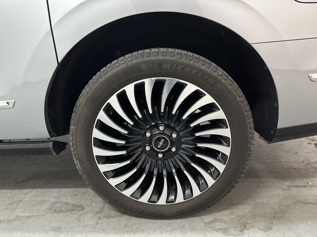 Used 2020 Lincoln Navigator L Black Label w/ Cargo Convenience Package image 65