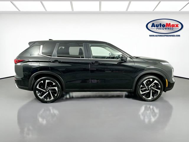 Used 2023 Mitsubishi Outlander SE image 9