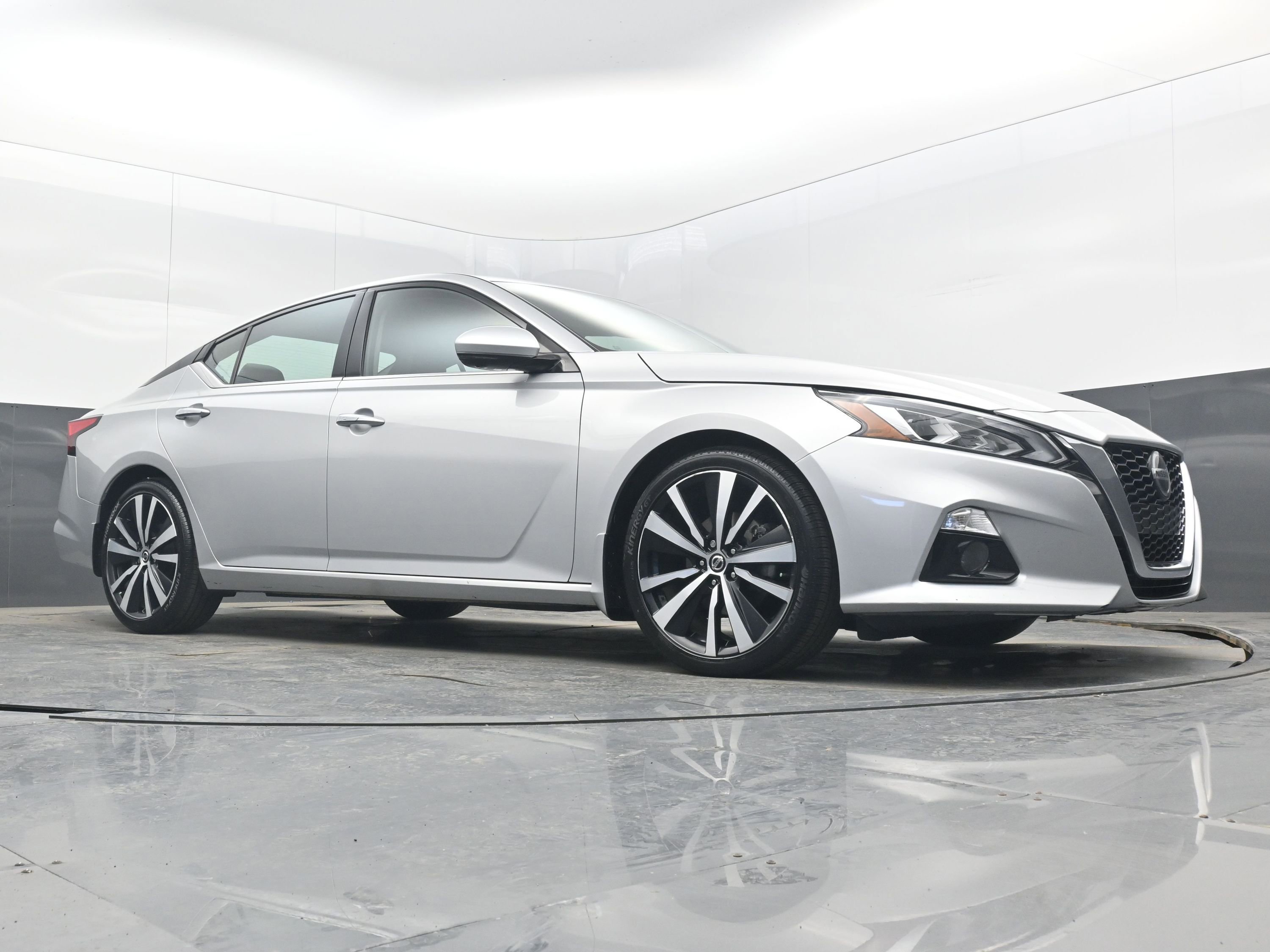 Used 2020 Nissan Altima 2.0 Platinum image 21