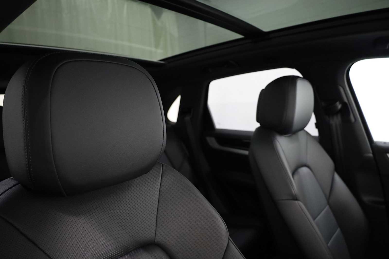 Certified 2024 Porsche Cayenne image 22