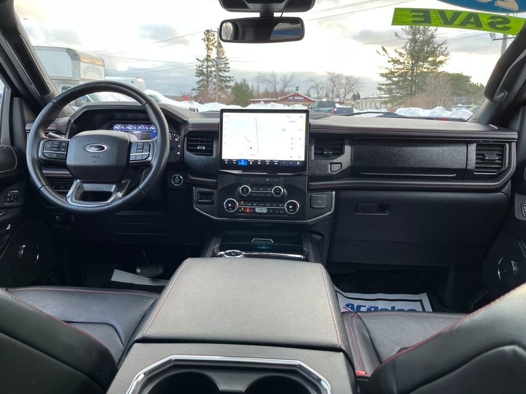 Used 2022 Ford Expedition Max Limited image 14