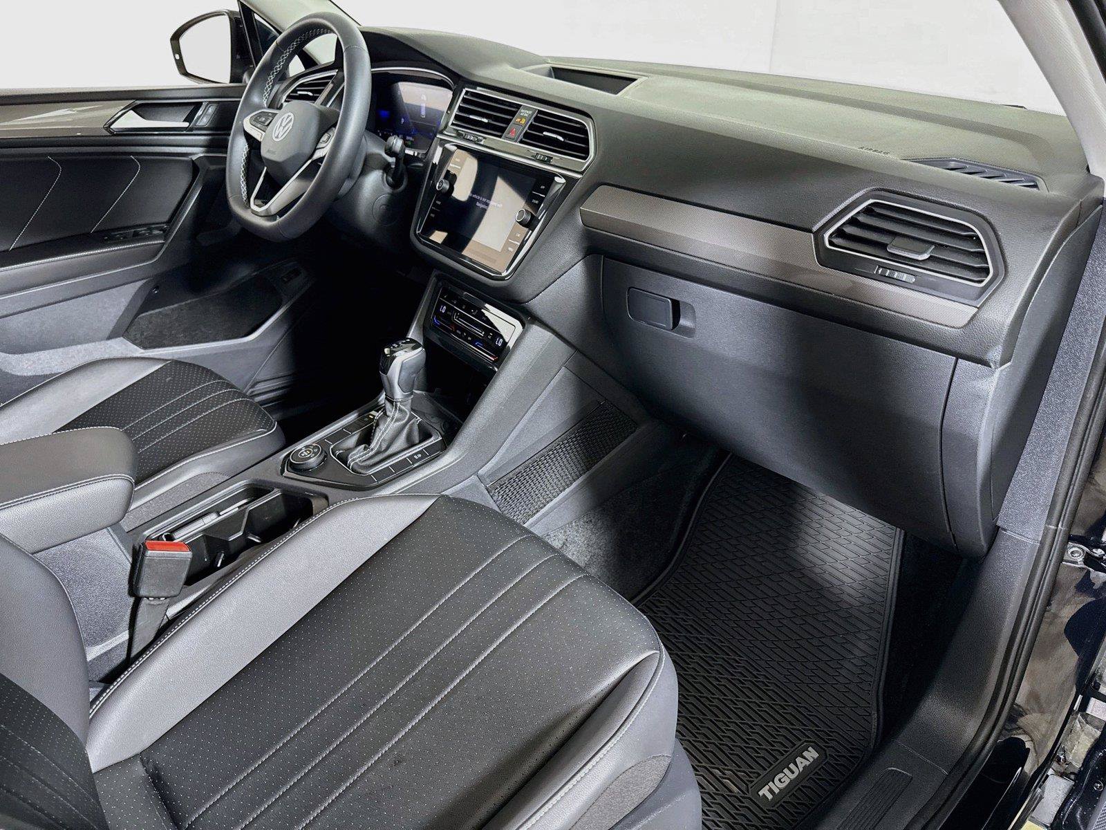 Used 2024 Volkswagen Tiguan SE AWD/4WD image 27