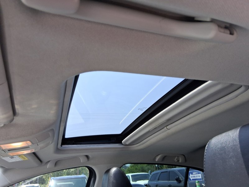 Used 2018 MAZDA MAZDA3 Touring FWD image 18