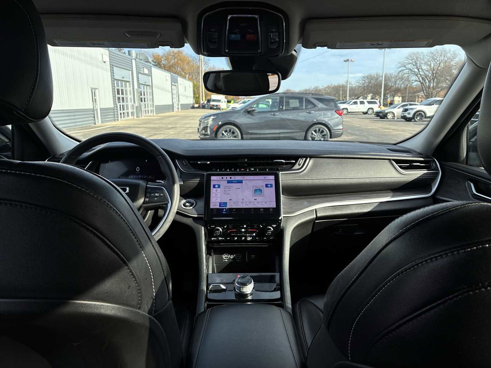 Used 2023 Jeep Grand Cherokee Limited image 21