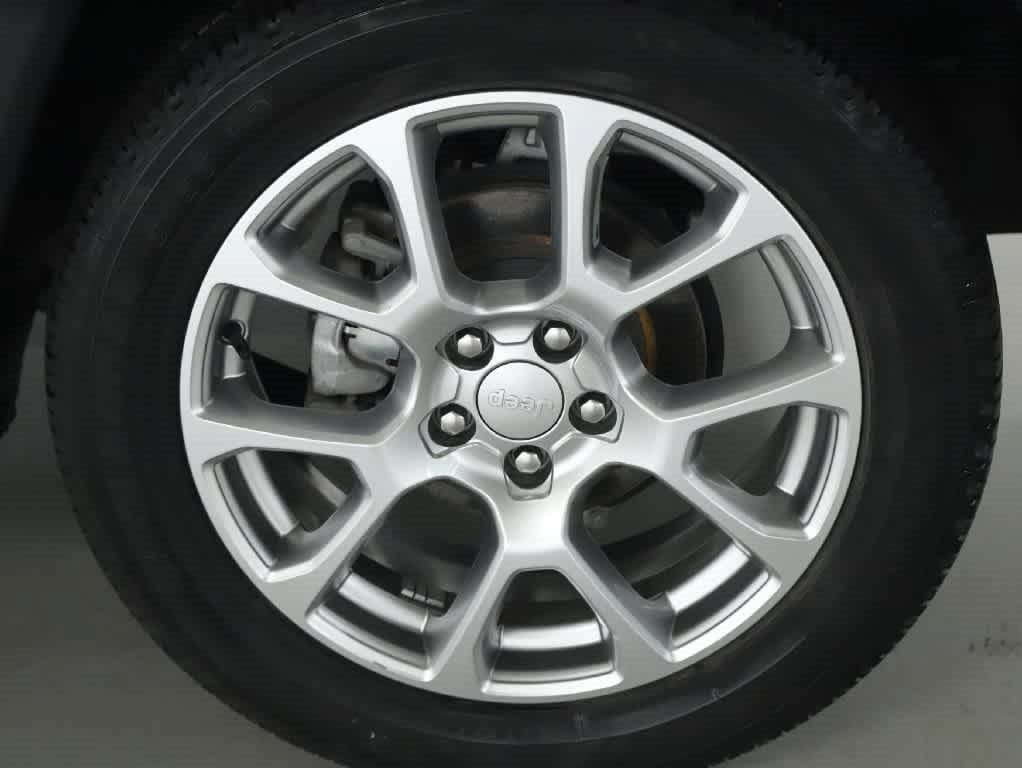 Used 2023 Jeep Compass Latitude AWD/4WD image 39