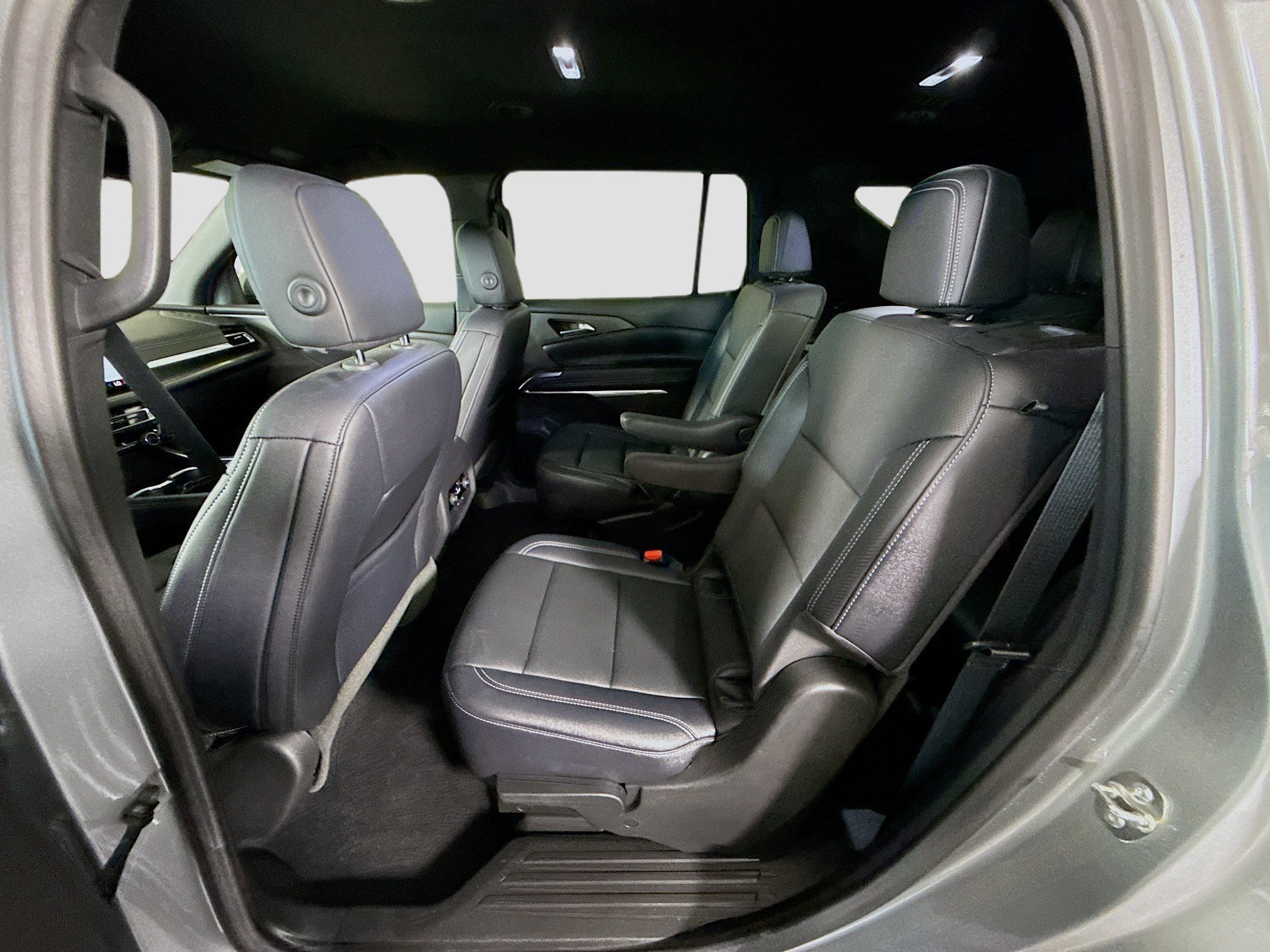 Used 2026 Chevrolet Traverse LT FWD image 25