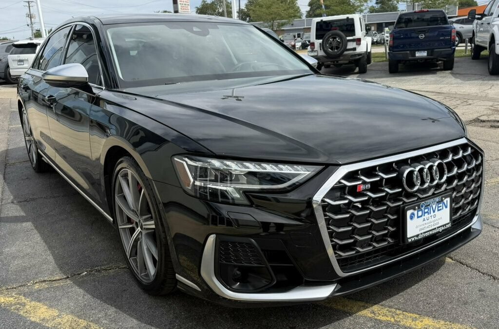 Used 2022 Audi S8 w/ S8 Comfort Plus Package AWD/4WD image 6