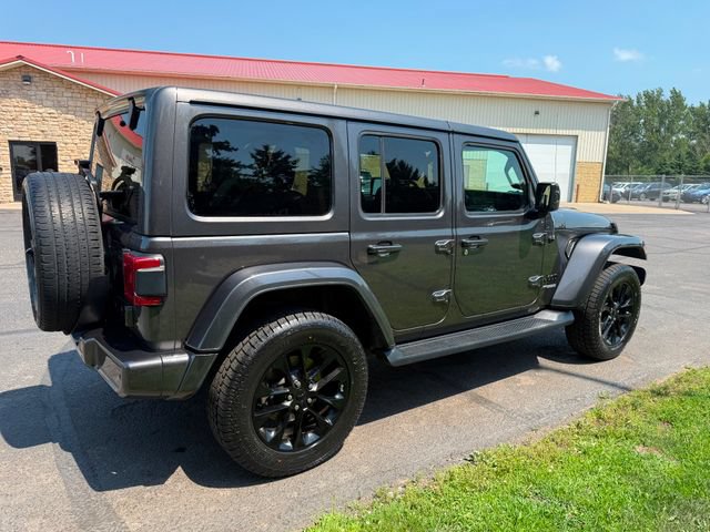 Used 2021 Jeep Wrangler Unlimited Sahara AWD/4WD image 3
