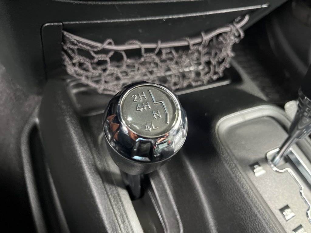 Used 2018 Jeep Wrangler Unlimited Rubicon w/ Cold Weather Group AWD/4WD image 44