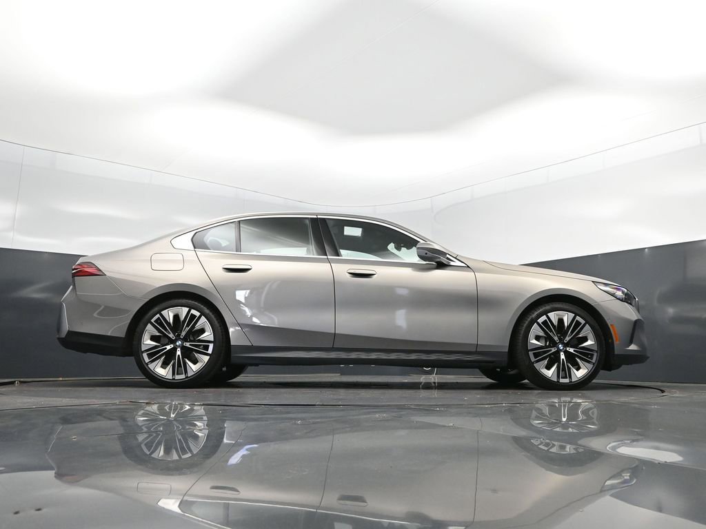 Certified 2026 BMW 530i 530i image 43