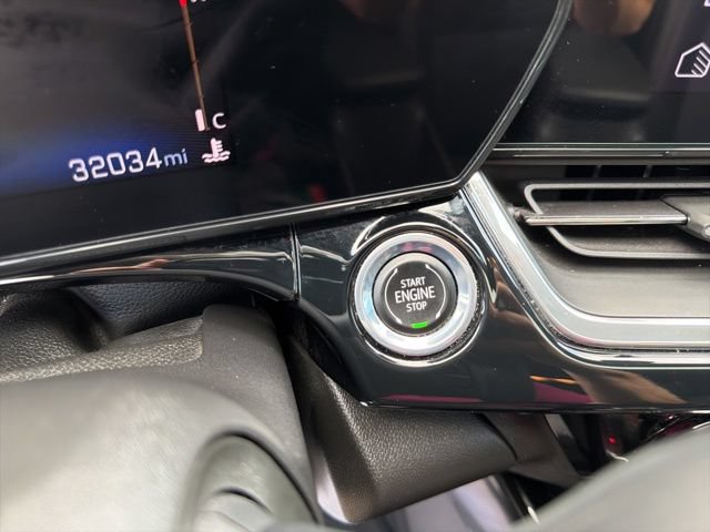 Used 2024 Chevrolet Trax RS w/ Sunroof Package FWD image 18