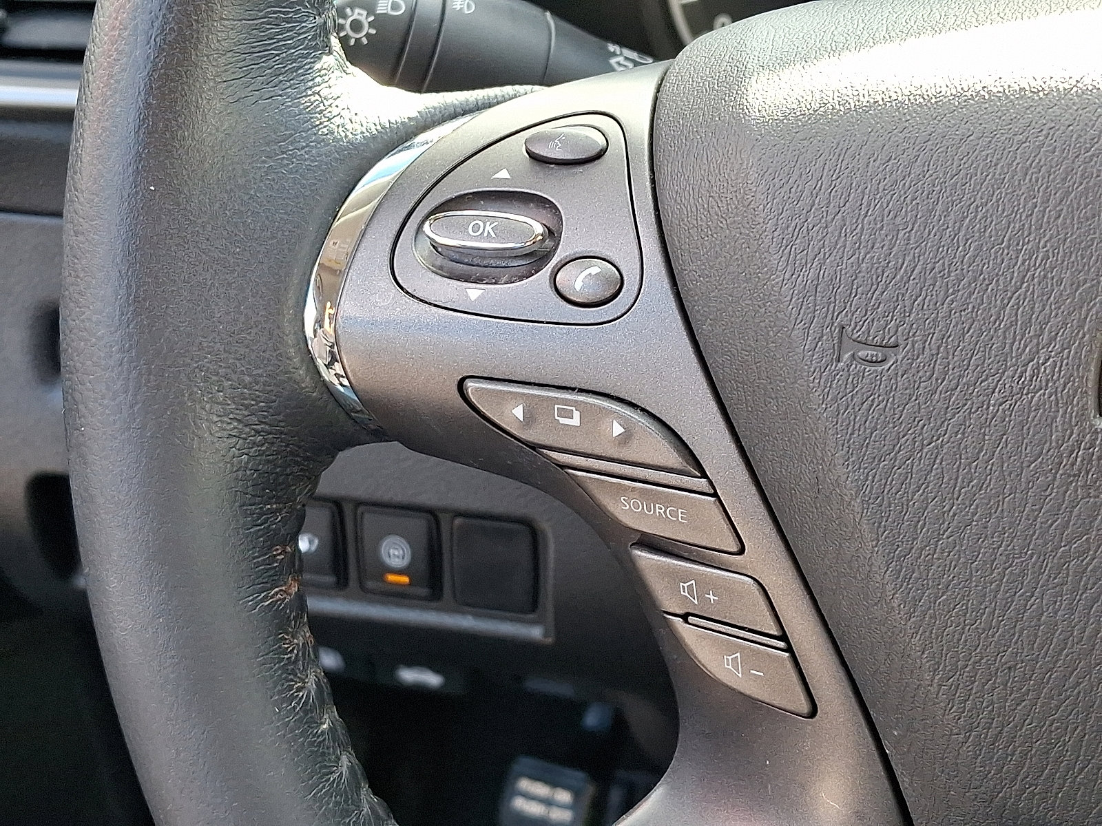 Used 2021 Nissan Murano SL w/ Cargo Package image 22