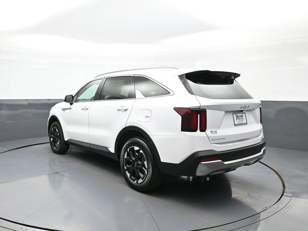 Certified 2024 Kia Sorento S image 8