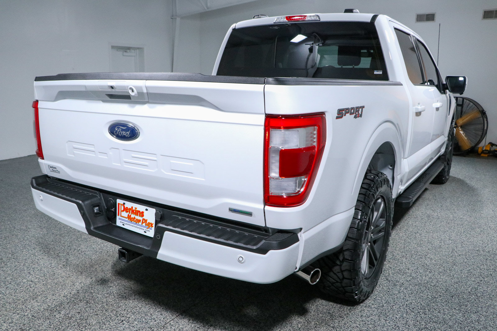 Used 2023 Ford F150 Lariat w/ Equipment Group 502A High AWD/4WD image 8