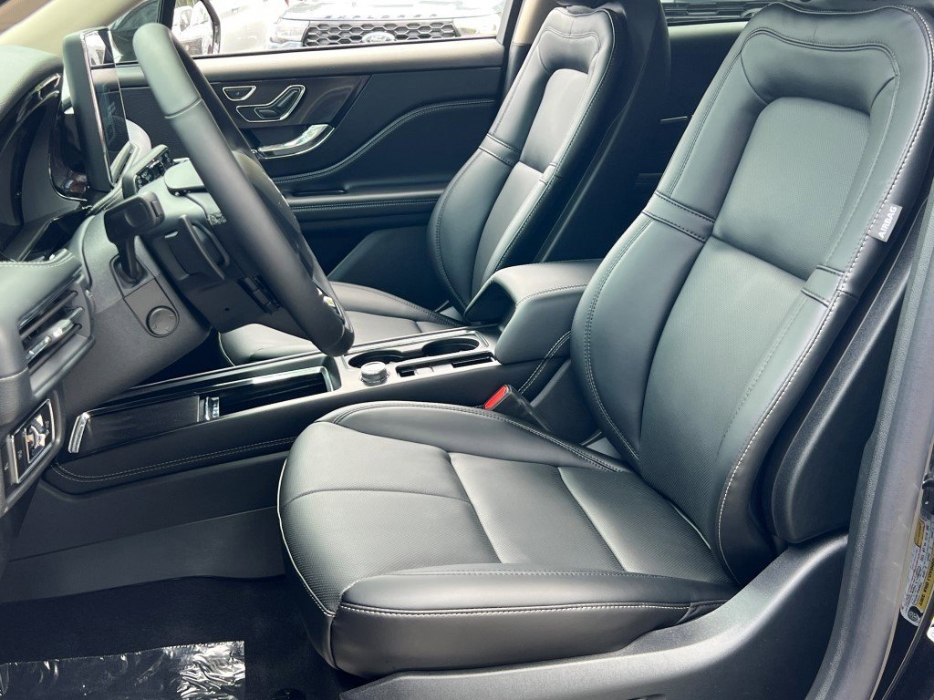 New 2026 Lincoln Corsair Premiere image 13