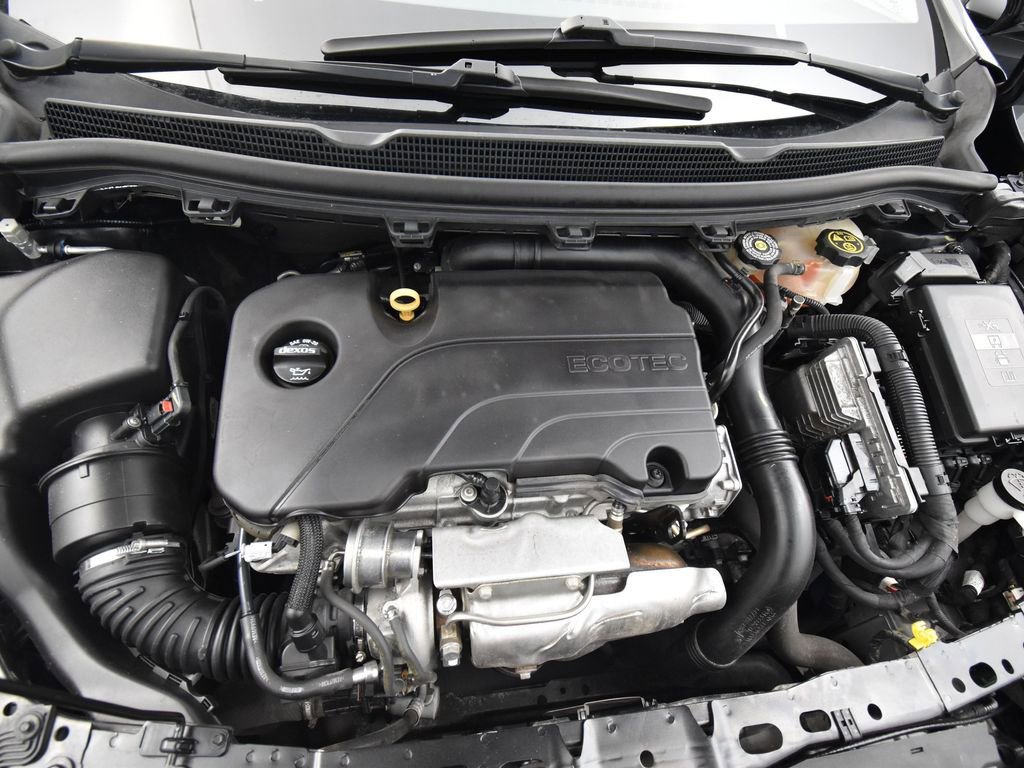 Used 2018 Chevrolet Cruze LT w/ LT True North Edition image 16