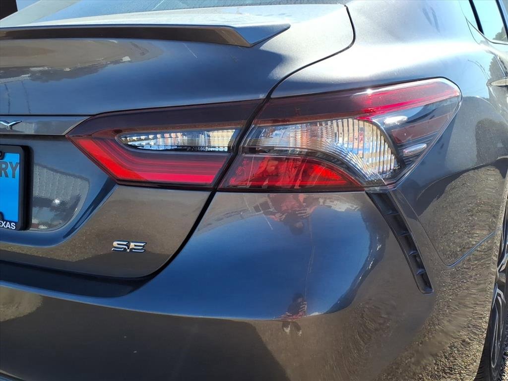 Used 2024 Toyota Camry SE image 9