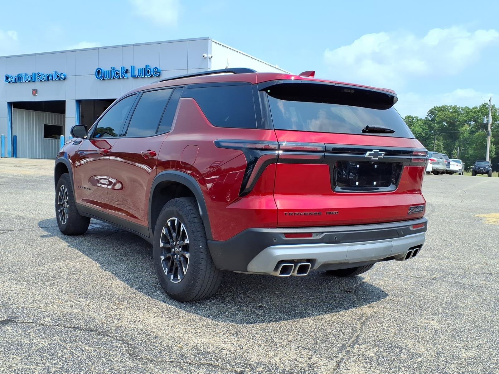 Used 2025 Chevrolet Traverse Z71 w/ Enhanced Driving Package AWD/4WD image 15