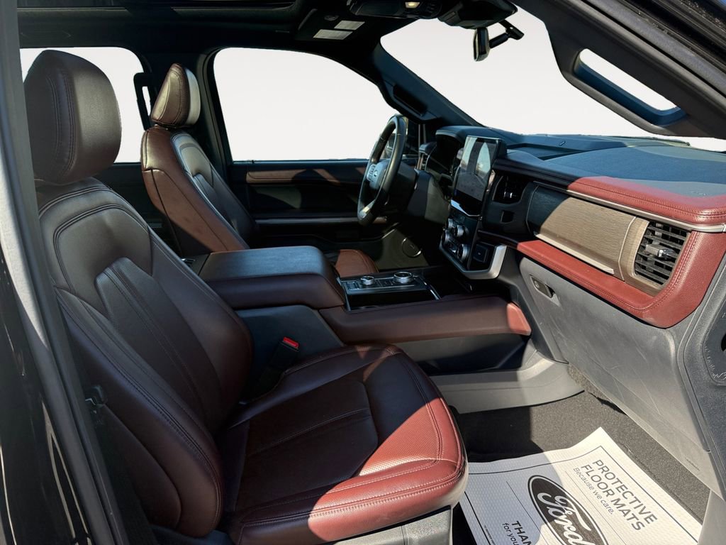 Used 2024 Ford Expedition Limited image 15