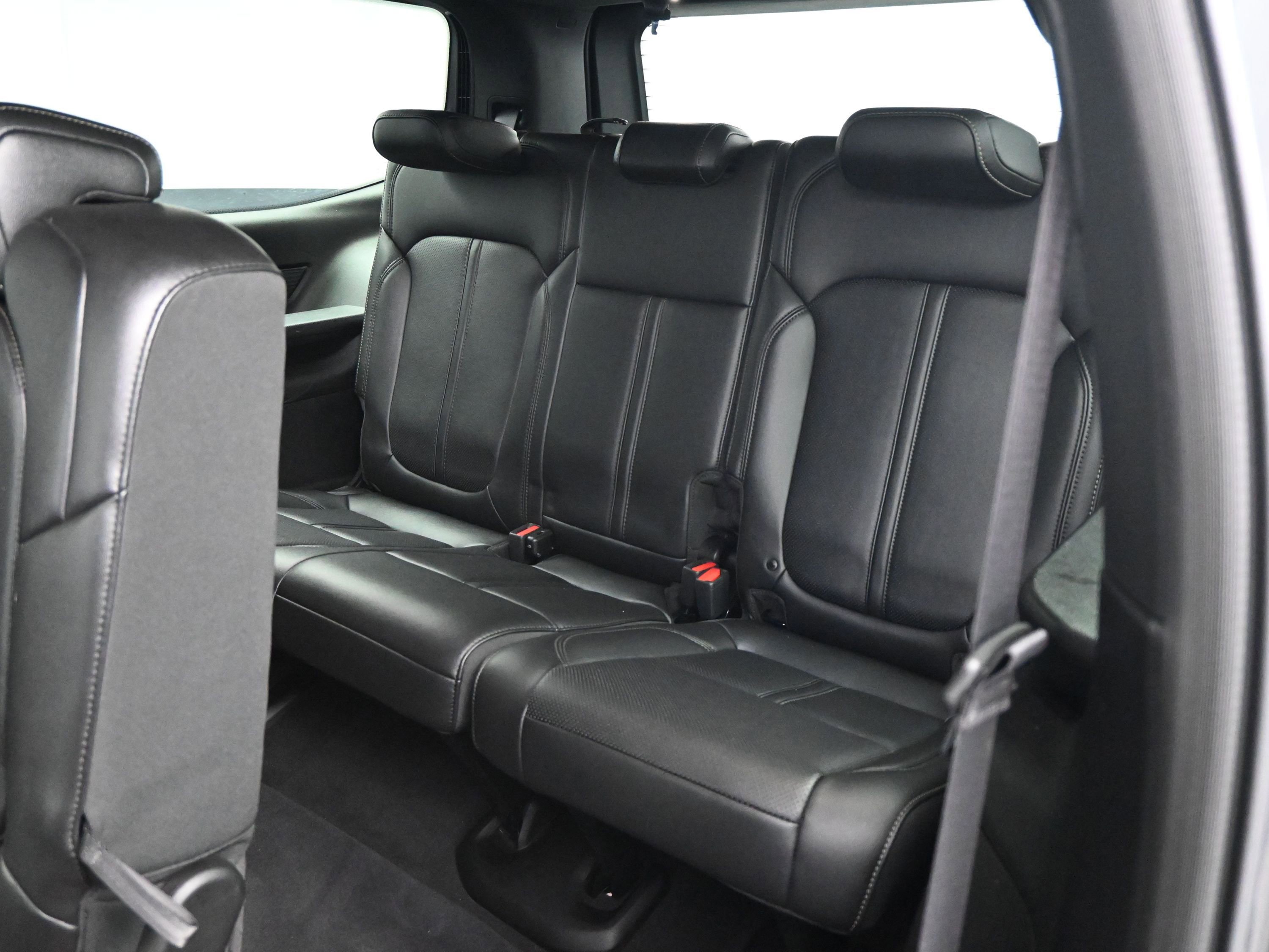 Used 2024 Jeep Wagoneer 2WD image 7