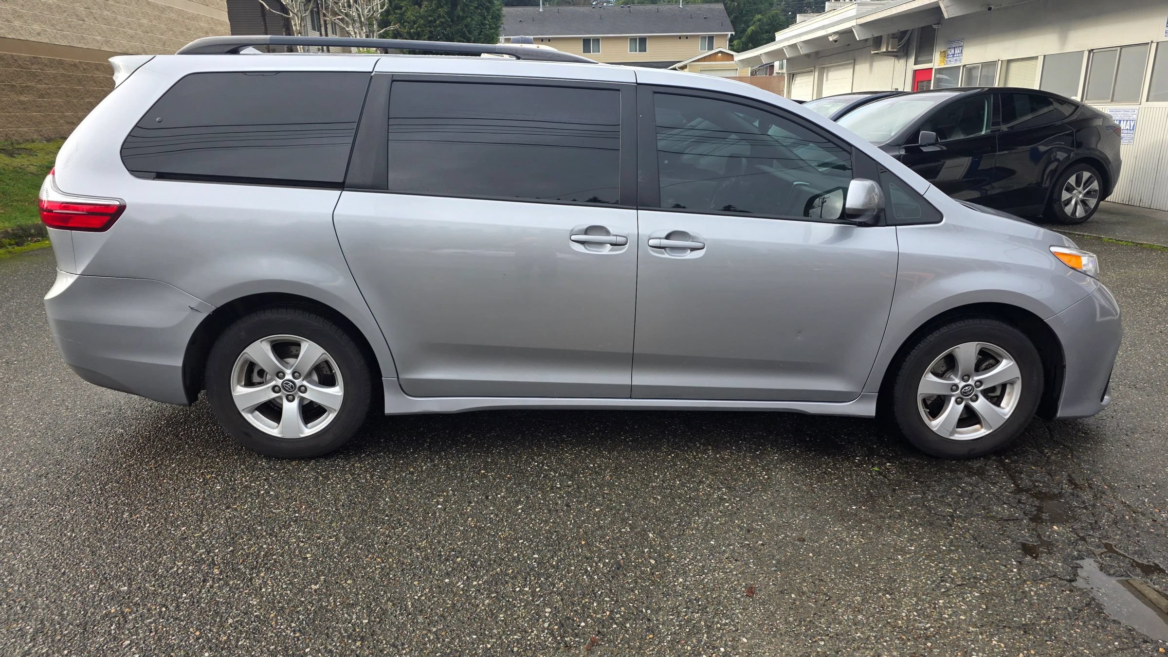 Used 2018 Toyota Sienna LE FWD image 4