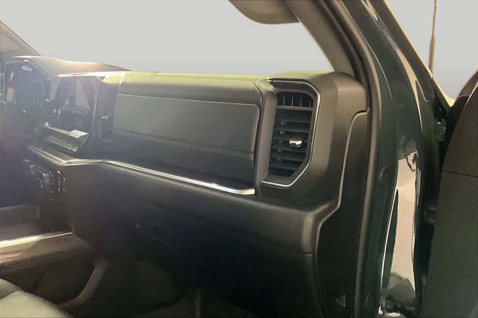 Used 2026 Chevrolet Silverado 2500 LTZ w/ LTZ Plus Package AWD/4WD image 17