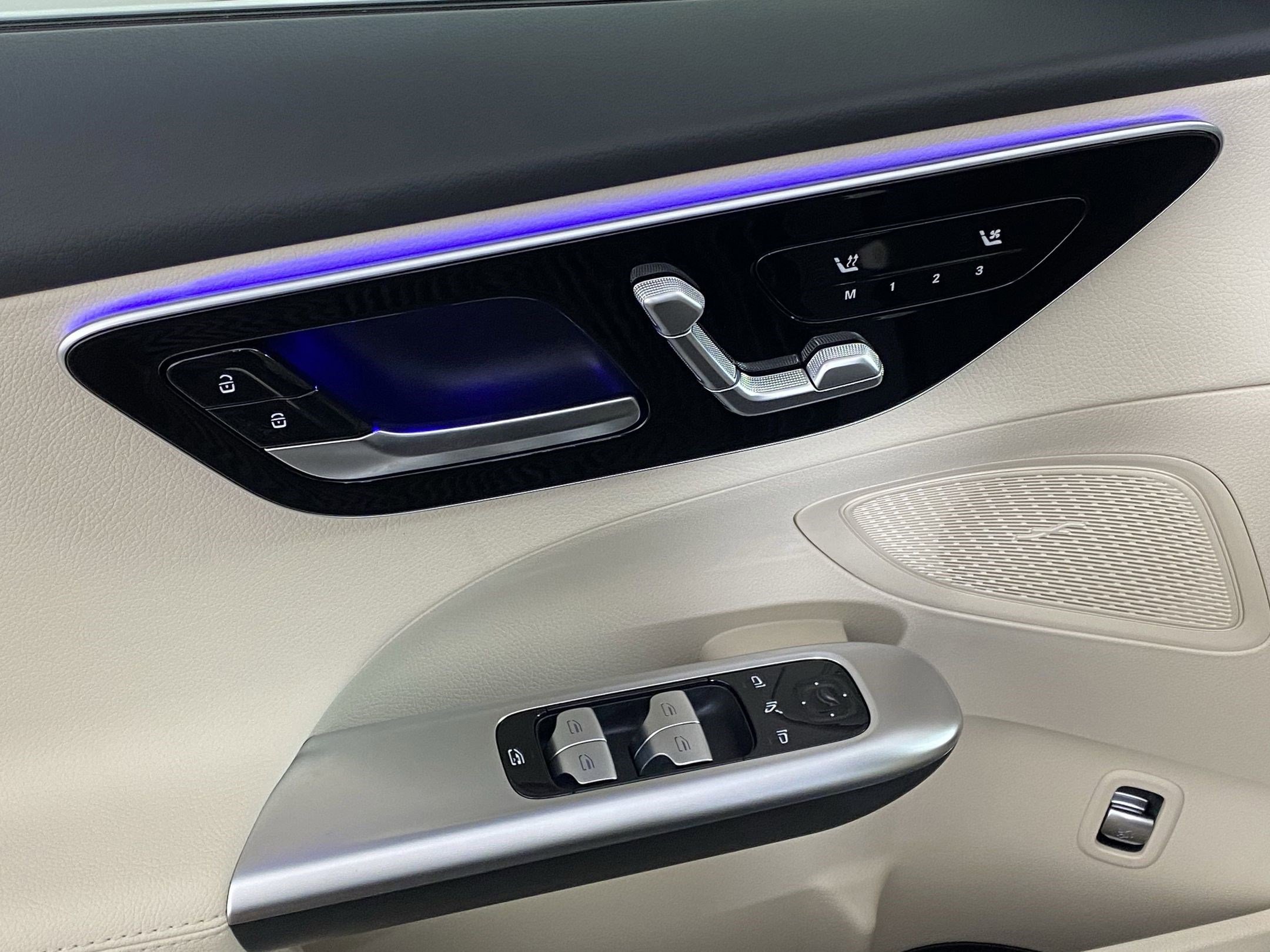 Used 2025 Mercedes-Benz C 300 4MATIC Sedan image 23