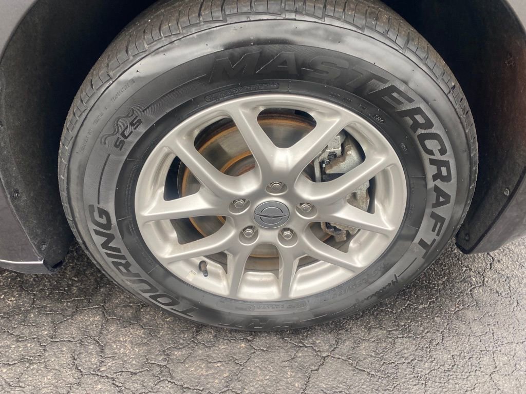 Used 2023 Chrysler Voyager LX image 24