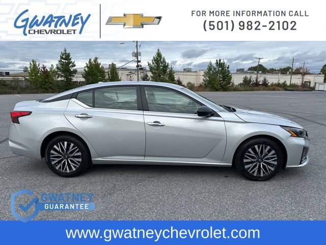 Used 2024 Nissan Altima 2.5 SV image 4