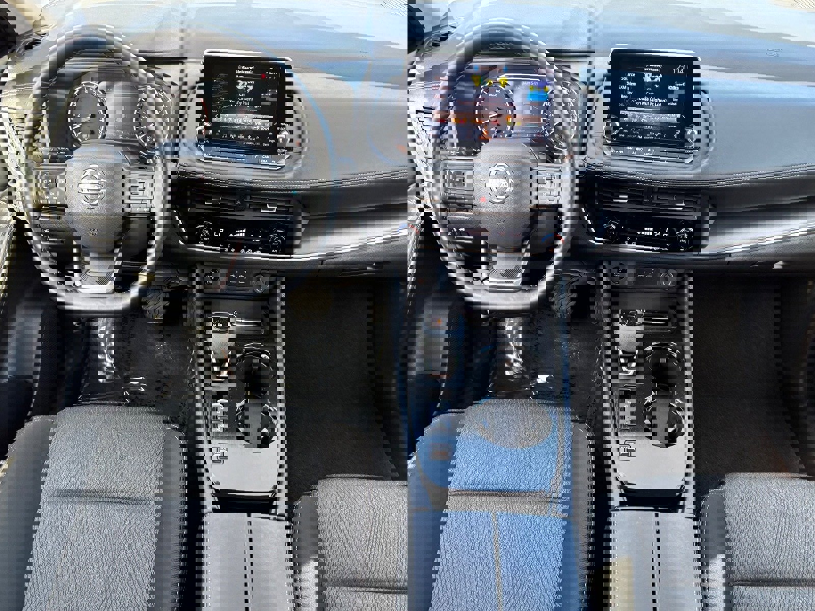 Certified 2025 Nissan Rogue SV image 12