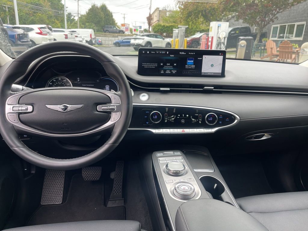 Used 2025 Genesis GV70 2.5T image 11