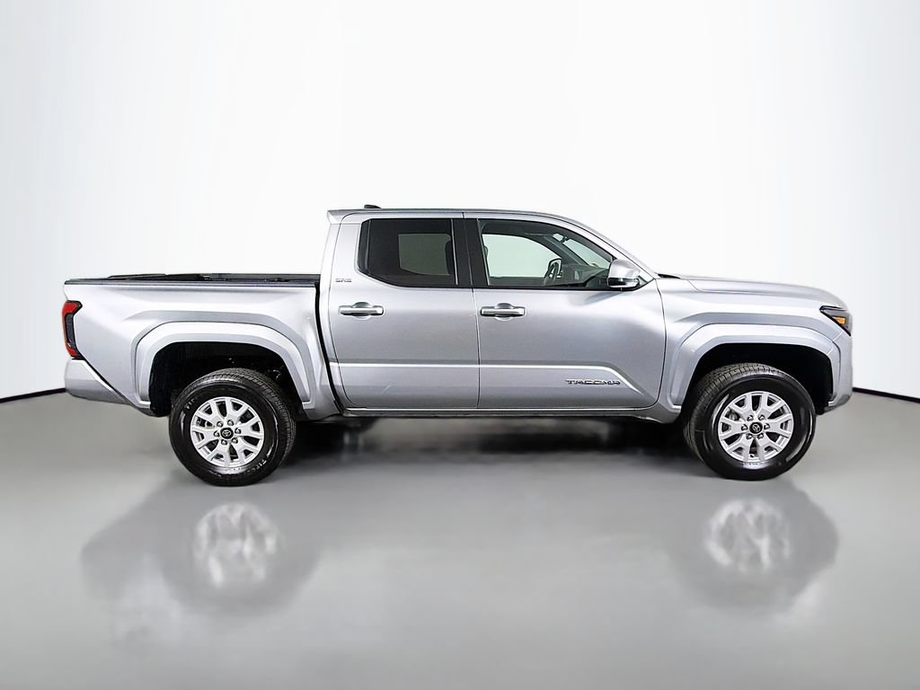 Used 2024 Toyota Tacoma SR5 AWD/4WD image 5