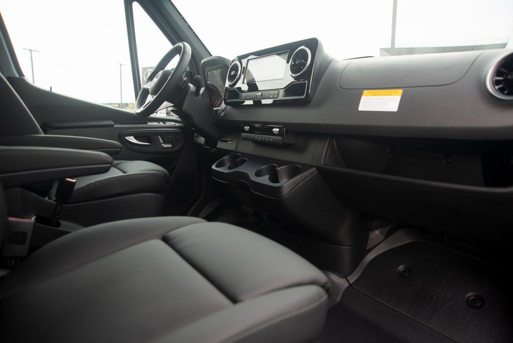 New 2025 Mercedes-Benz Sprinter 2500 image 18